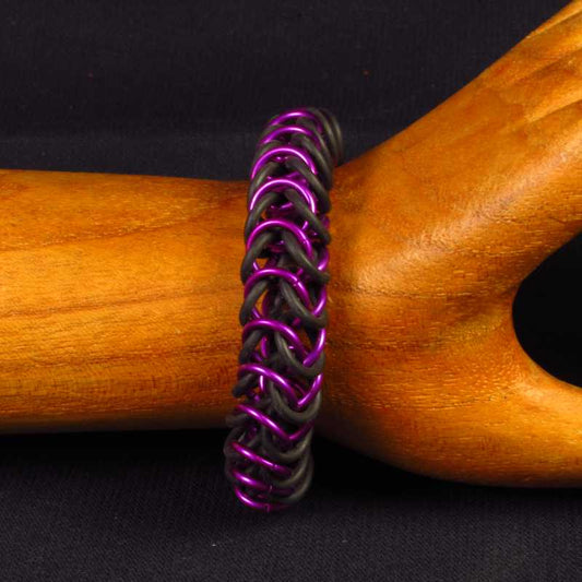 Violet Voltage - Stretch armband in violet en zwart